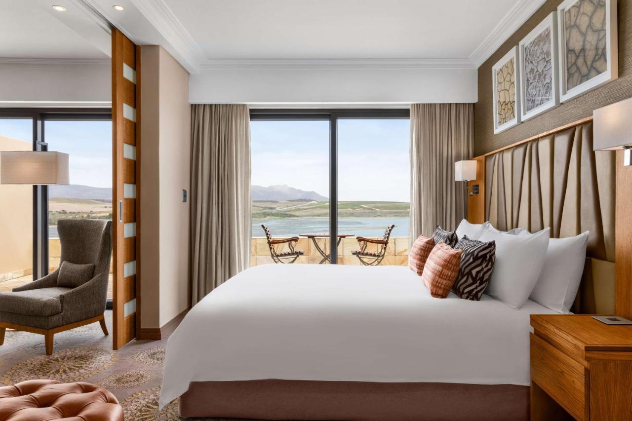 Premium Deluxe King Suite with Lagoon View,1679563756:JPEG