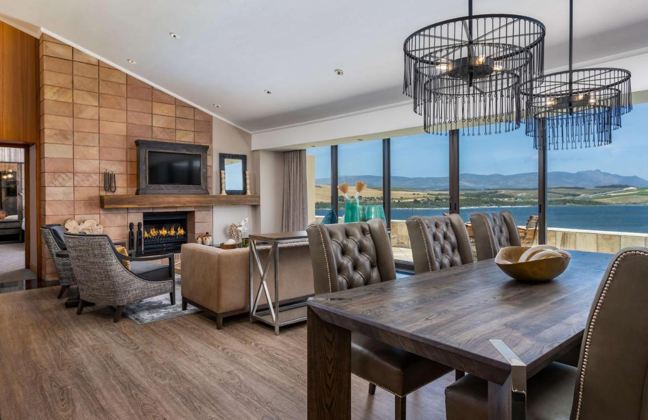Presidential Suite with Lagoon View,1498521721:JPEG